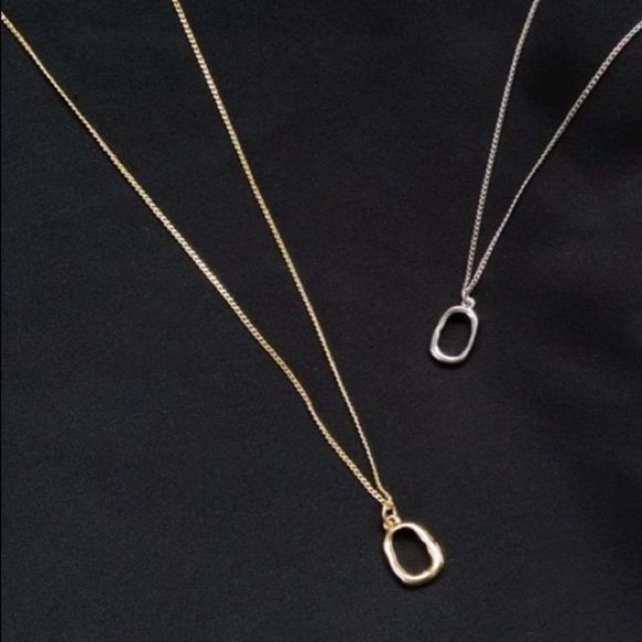 *NEW Yellow Gold Irregular Oval Necklace - Picture 5 of 8